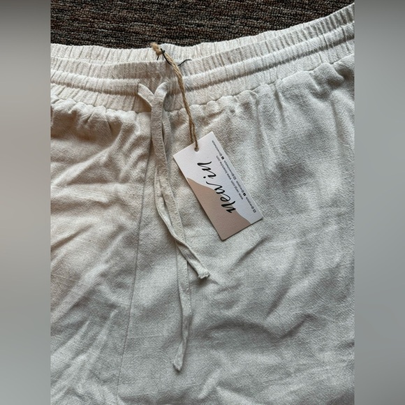 NWT plus size frayed hem linen shorts - Picture 5 of 7